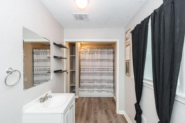 402 W Camp Street, Brazoria, TX 77422