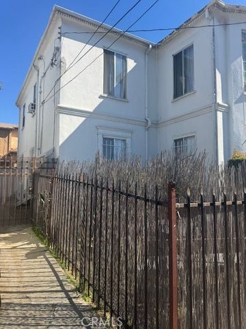 1200 N Kenmore, Los Angeles, CA 90029