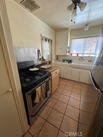 1200 N Kenmore, Los Angeles, CA 90029