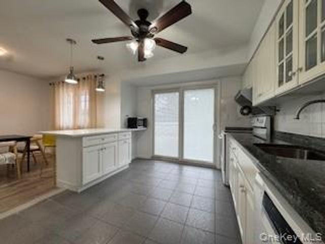 25 Alma Lane, Plainview, NY 11803