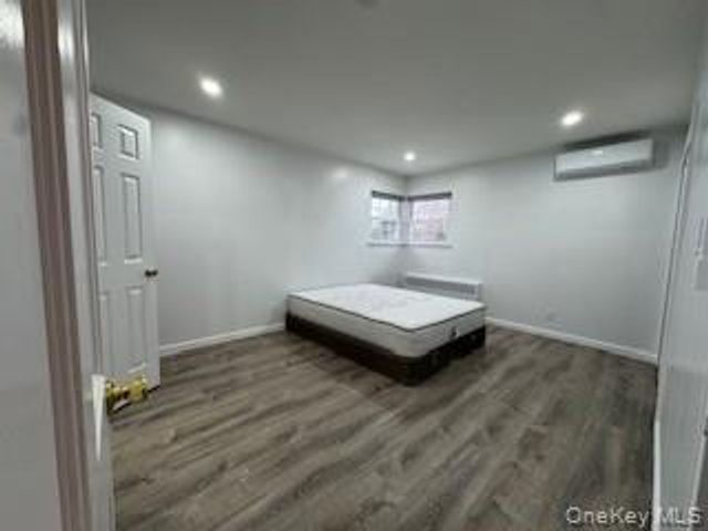 25 Alma Lane, Plainview, NY 11803