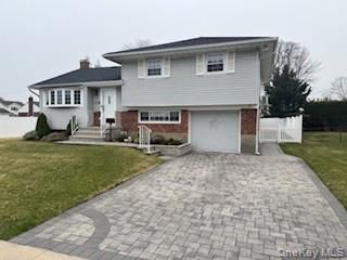 25 Alma Lane, Plainview, NY 11803