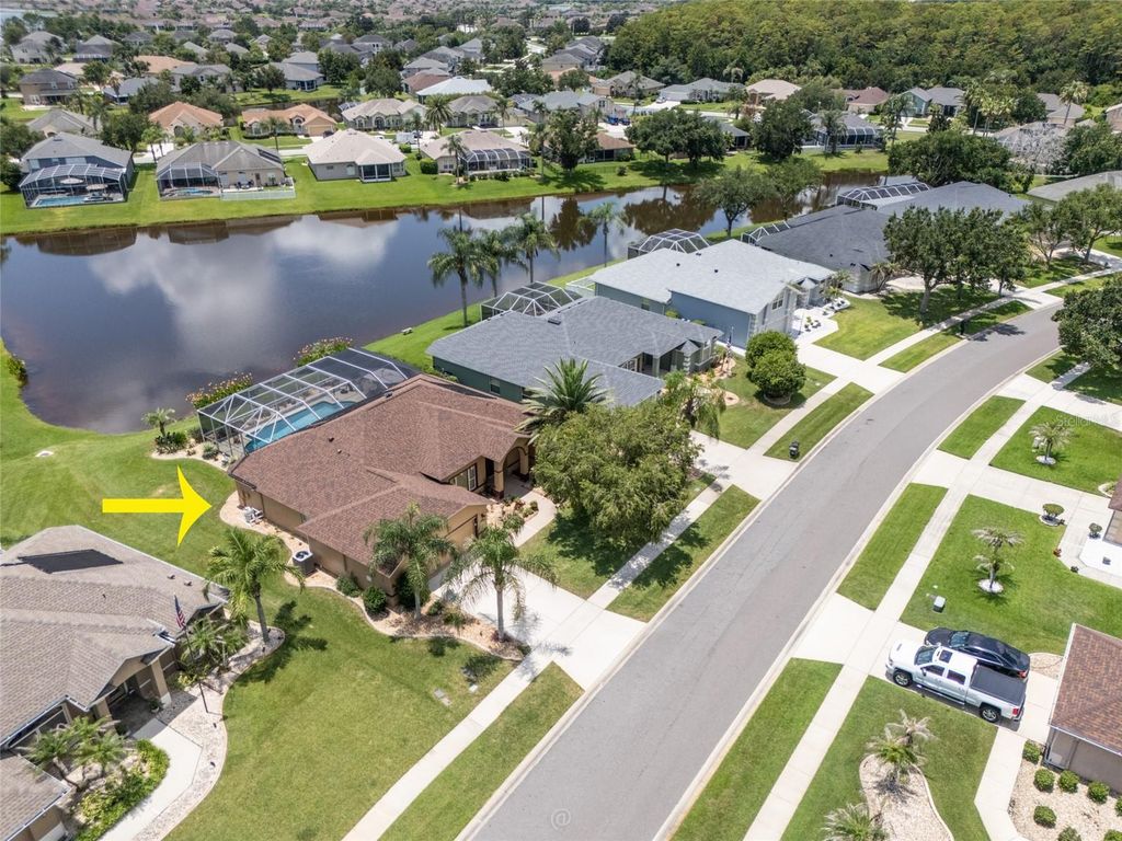 Image 10 of property listing at 1887 CREEKWATER BOULEVARD, Port Orange, FL 32128