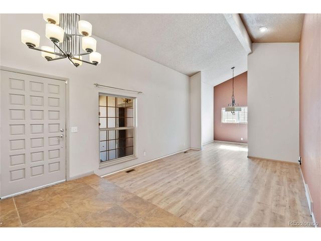 3691 S Mission Pkwy, Aurora, CO 80013