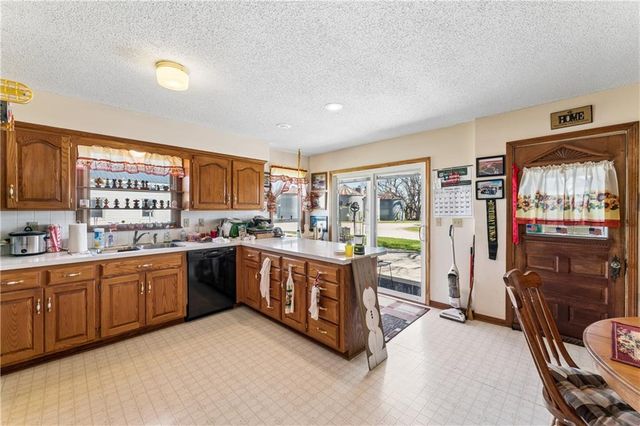 10290 W 271st Street, Louisburg, KS 66053