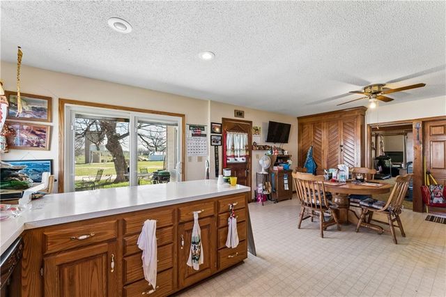 10290 W 271st Street, Louisburg, KS 66053