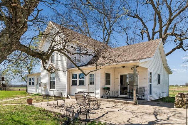 10290 W 271st Street, Louisburg, KS 66053