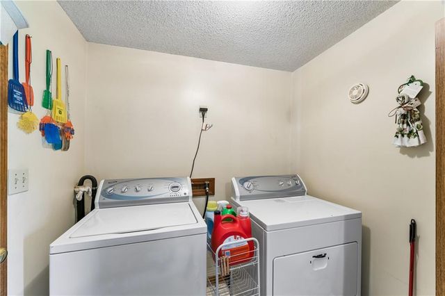 10290 W 271st Street, Louisburg, KS 66053