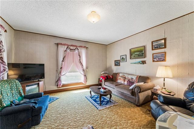 10290 W 271st Street, Louisburg, KS 66053