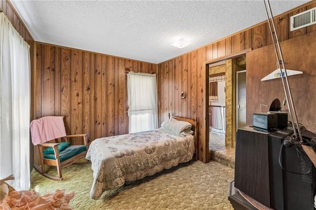10290 W 271st Street, Louisburg, KS 66053