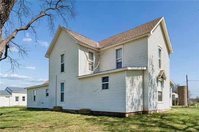 10290 W 271st Street, Louisburg, KS 66053