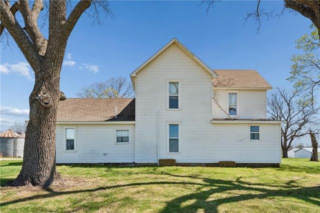 10290 W 271st Street, Louisburg, KS 66053