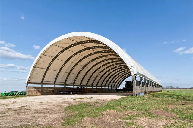 10290 W 271st Street, Louisburg, KS 66053