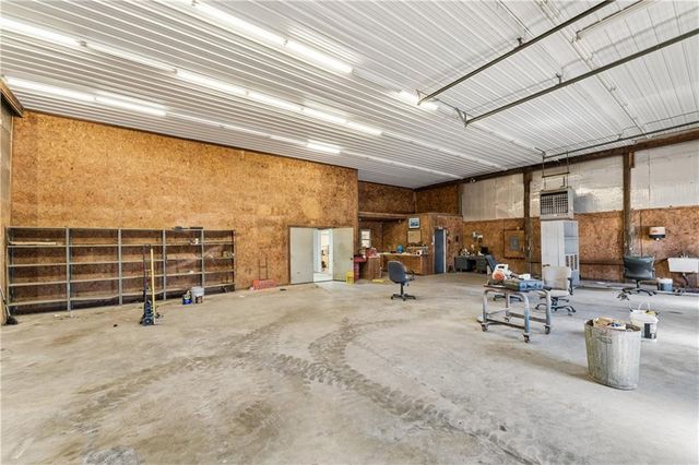 10290 W 271st Street, Louisburg, KS 66053