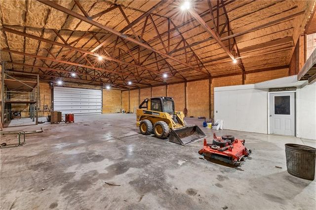 10290 W 271st Street, Louisburg, KS 66053