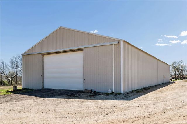 10290 W 271st Street, Louisburg, KS 66053