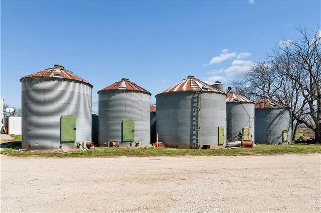 10290 W 271st Street, Louisburg, KS 66053