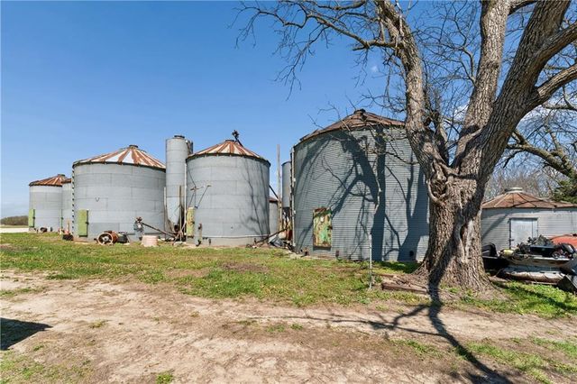 10290 W 271st Street, Louisburg, KS 66053