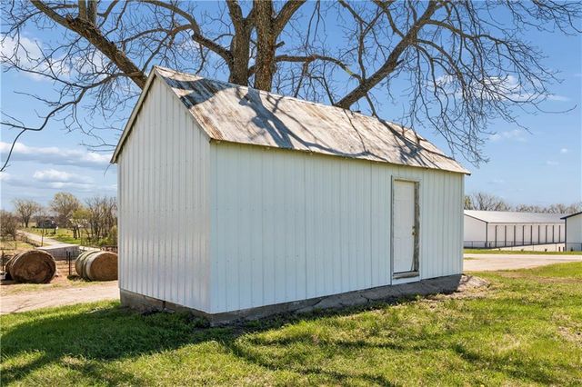 10290 W 271st Street, Louisburg, KS 66053