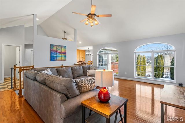 4200 Laurel Oak Lane, Smithton, IL 62285