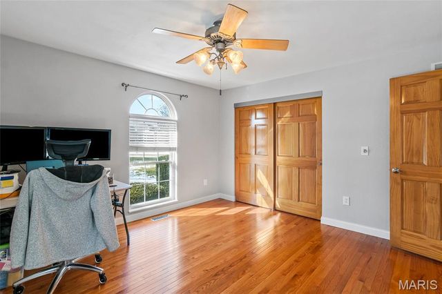 4200 Laurel Oak Lane, Smithton, IL 62285