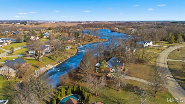 4200 Laurel Oak Lane, Smithton, IL 62285