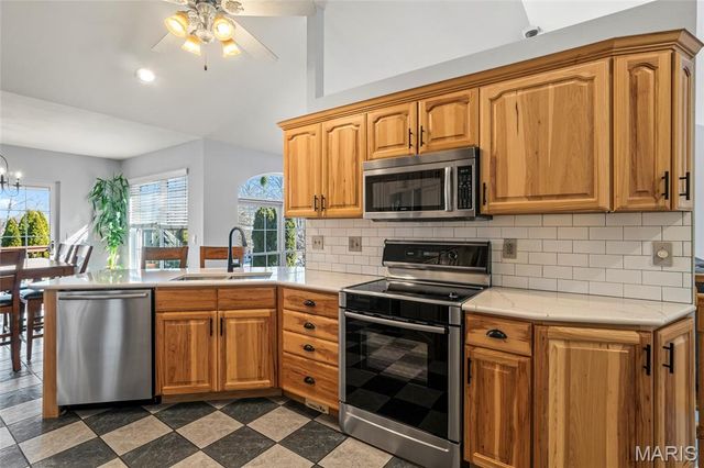 4200 Laurel Oak Lane, Smithton, IL 62285