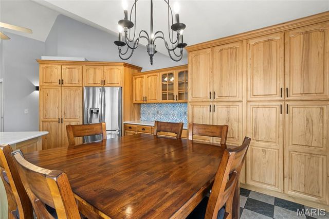 4200 Laurel Oak Lane, Smithton, IL 62285