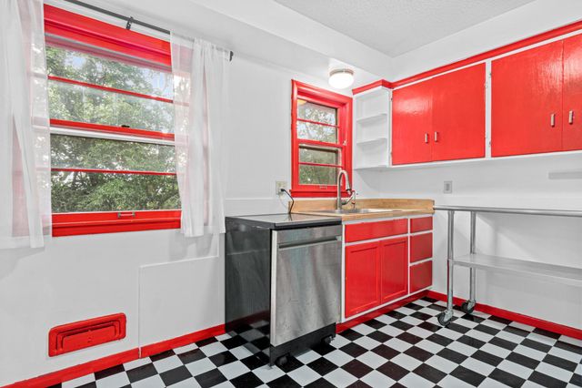 2708 Williams Drive, Burnsville, MN 55337