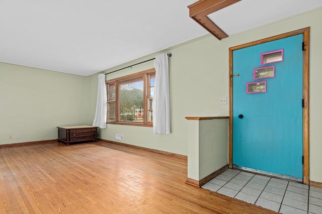 2708 Williams Drive, Burnsville, MN 55337