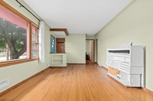 2708 Williams Drive, Burnsville, MN 55337