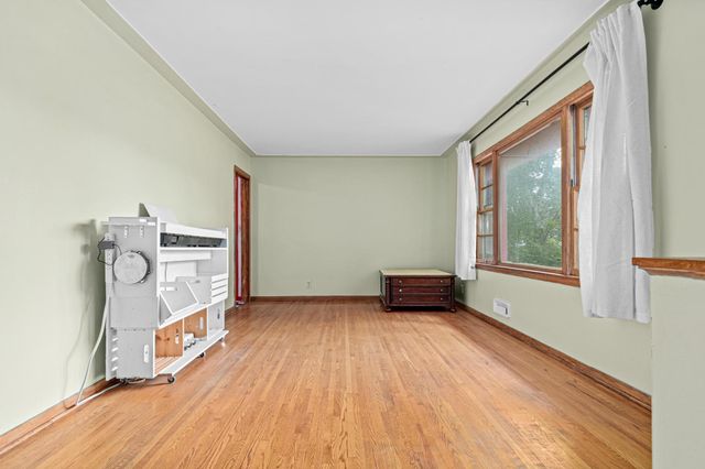 2708 Williams Drive, Burnsville, MN 55337