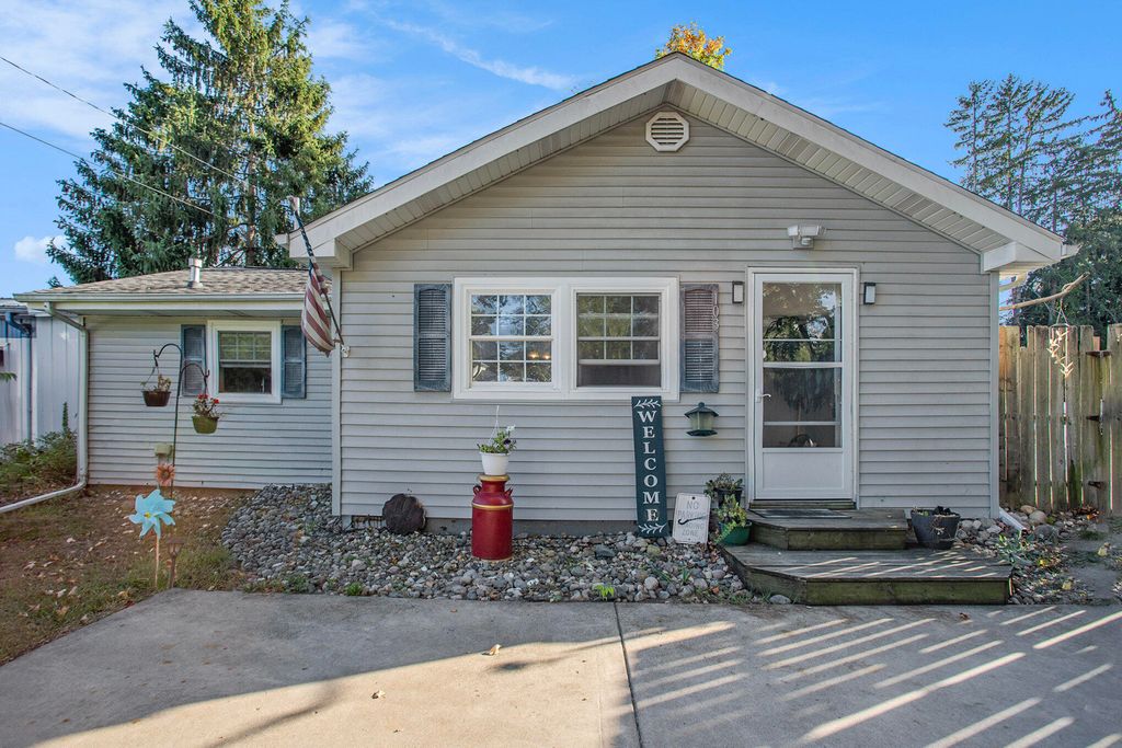 103 W Mill Street, Athens, MI 49011