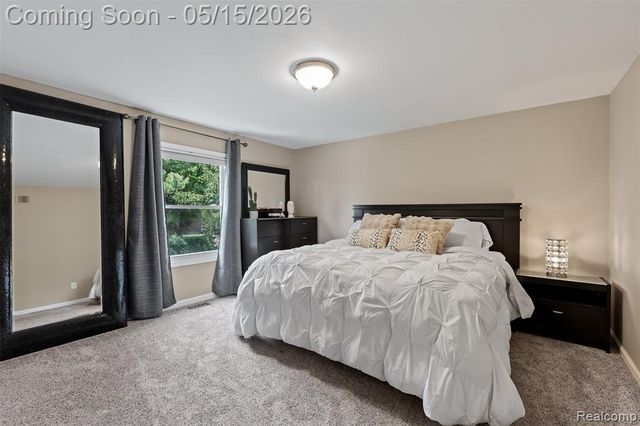 4238 Apple Valley Lane, West Bloomfield, MI 48323