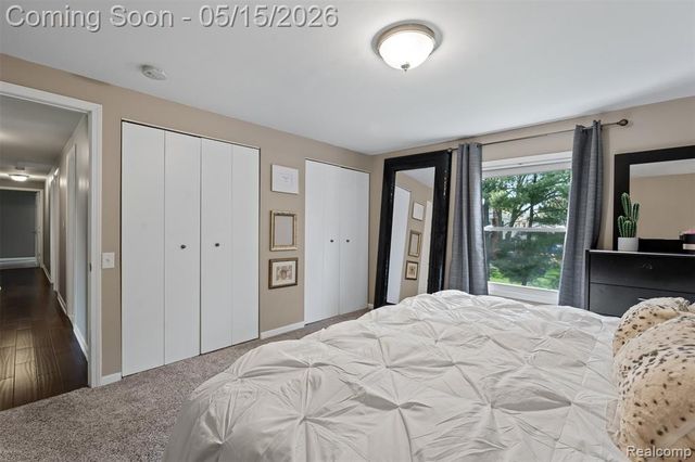 4238 Apple Valley Lane, West Bloomfield, MI 48323