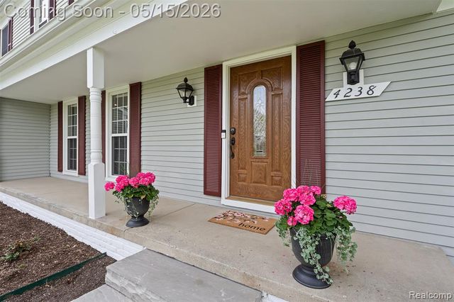 4238 Apple Valley Lane, West Bloomfield, MI 48323