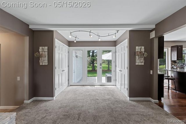 4238 Apple Valley Lane, West Bloomfield, MI 48323