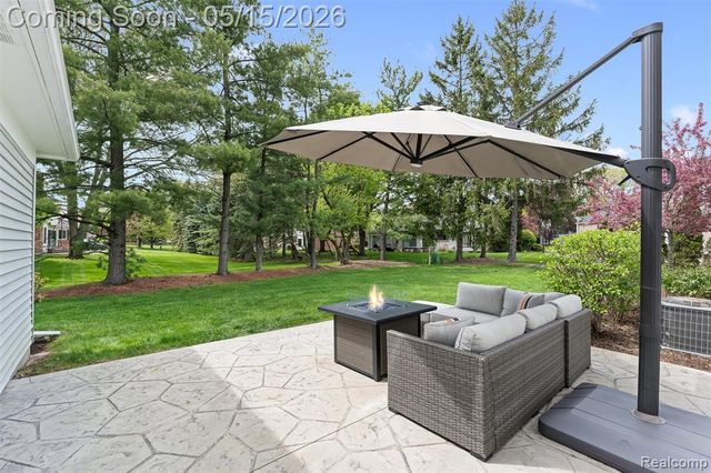 4238 Apple Valley Lane, West Bloomfield, MI 48323