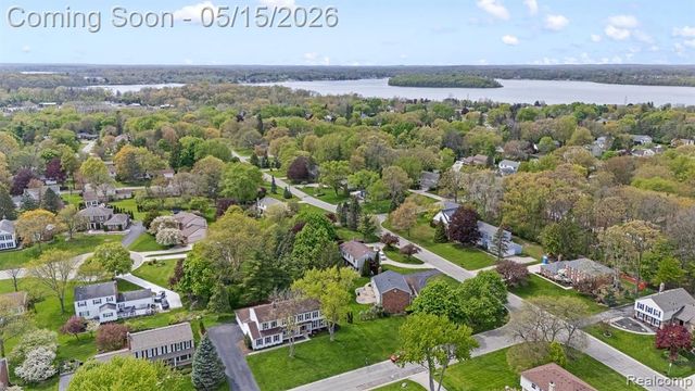 4238 Apple Valley Lane, West Bloomfield, MI 48323