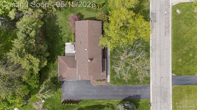4238 Apple Valley Lane, West Bloomfield, MI 48323