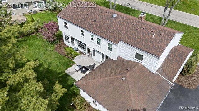 4238 Apple Valley Lane, West Bloomfield, MI 48323
