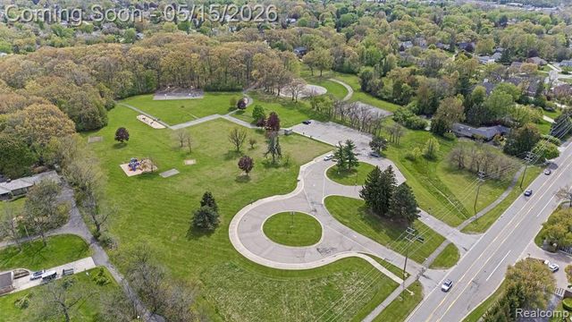 4238 Apple Valley Lane, West Bloomfield, MI 48323
