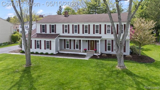 4238 Apple Valley Lane, West Bloomfield, MI 48323