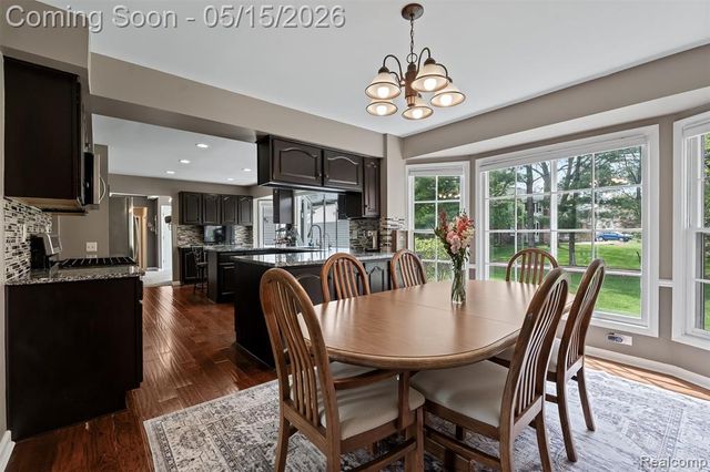 4238 Apple Valley Lane, West Bloomfield, MI 48323