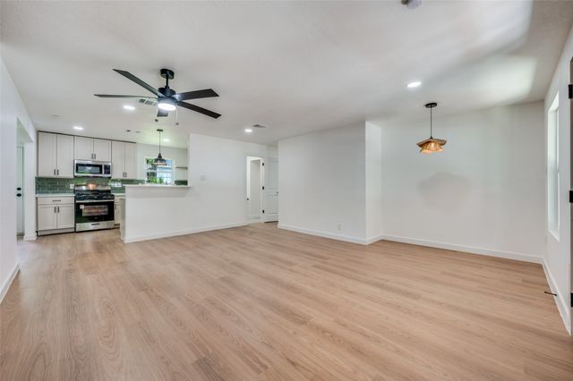 1646 Jackson Street, Grand Prairie, TX 75051