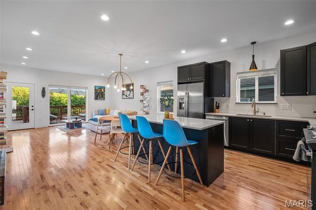 3215 Jasper Park, St Louis, MO 63139