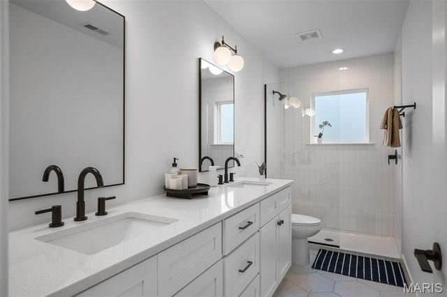 3215 Jasper Park, St Louis, MO 63139