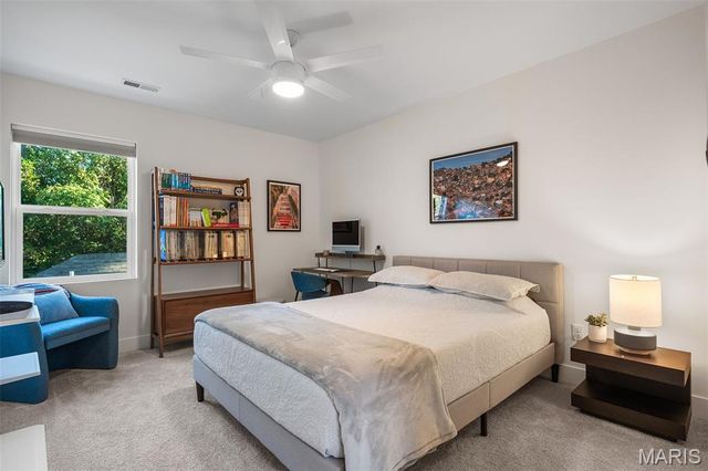 3215 Jasper Park, St Louis, MO 63139