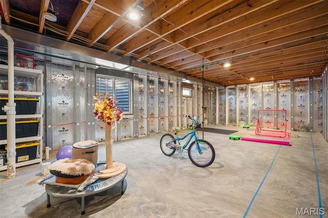 3215 Jasper Park, St Louis, MO 63139