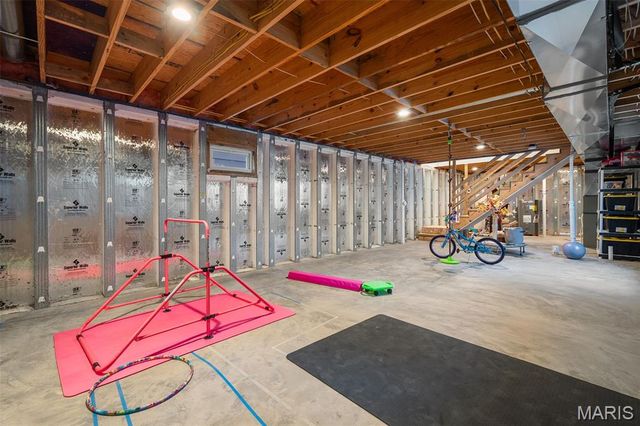 3215 Jasper Park, St Louis, MO 63139